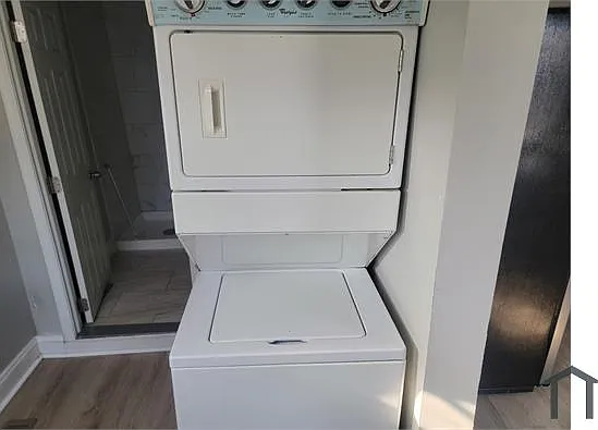 4 bed, 1321 sqft, $2,100 — Photo 3
