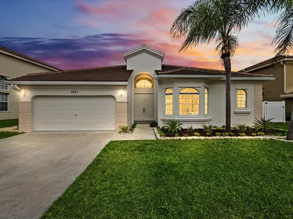 7571 Greenville Circle, Lake Worth, FL 33467