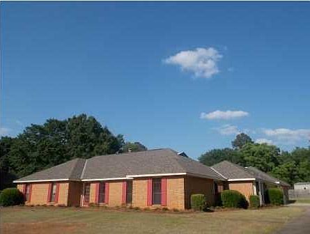 1st image of 420 Seminole Dr