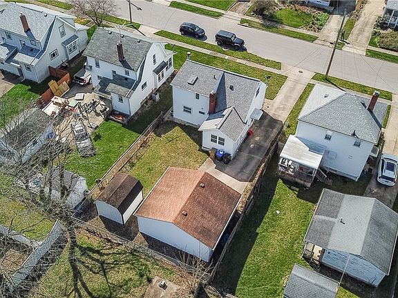 5th image of 2483 8th St