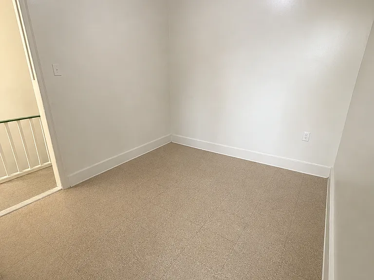 729 W Butler St #2 — Photo 7