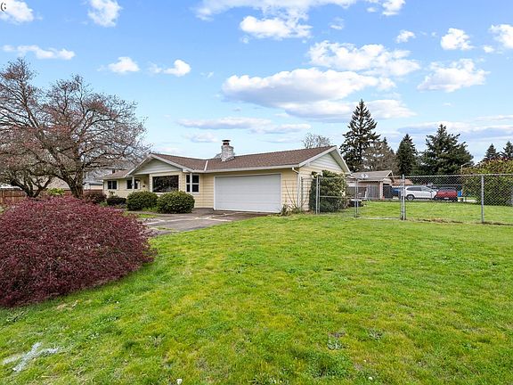 3rd image of 8718 NE 95th St