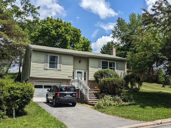 2609 Penbrook Ln, State College, PA 16801