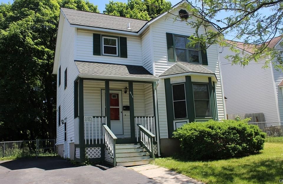 1st image of 615 Cannon St