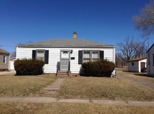 743 Willow St, Waterloo, IA 50703