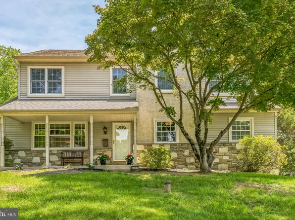 4053 Westaway Dr, Lafayette Hill, PA 19444