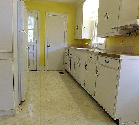 4th image of 801 E 11th St