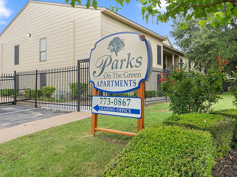 Parks on the Green — Photo 20