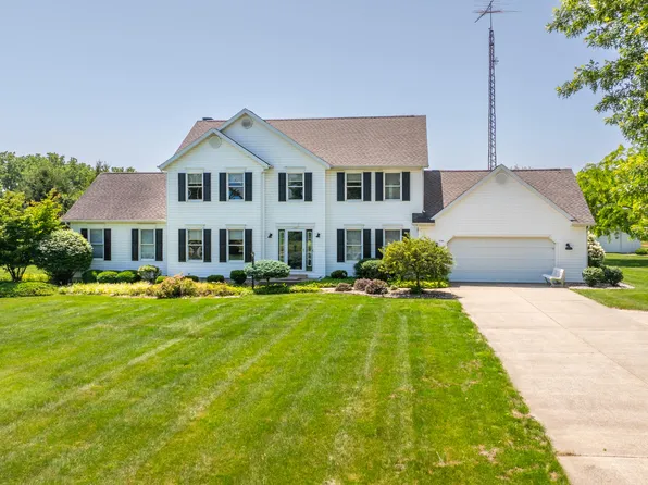 31401 Middle Crossing Rd, Dowagiac, MI 49047