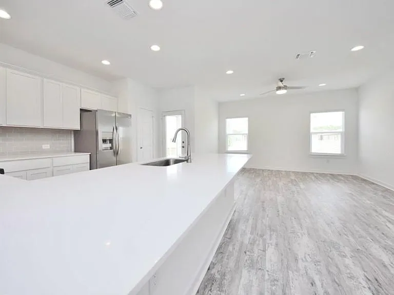 10307 Norshire Ln — Photo 4