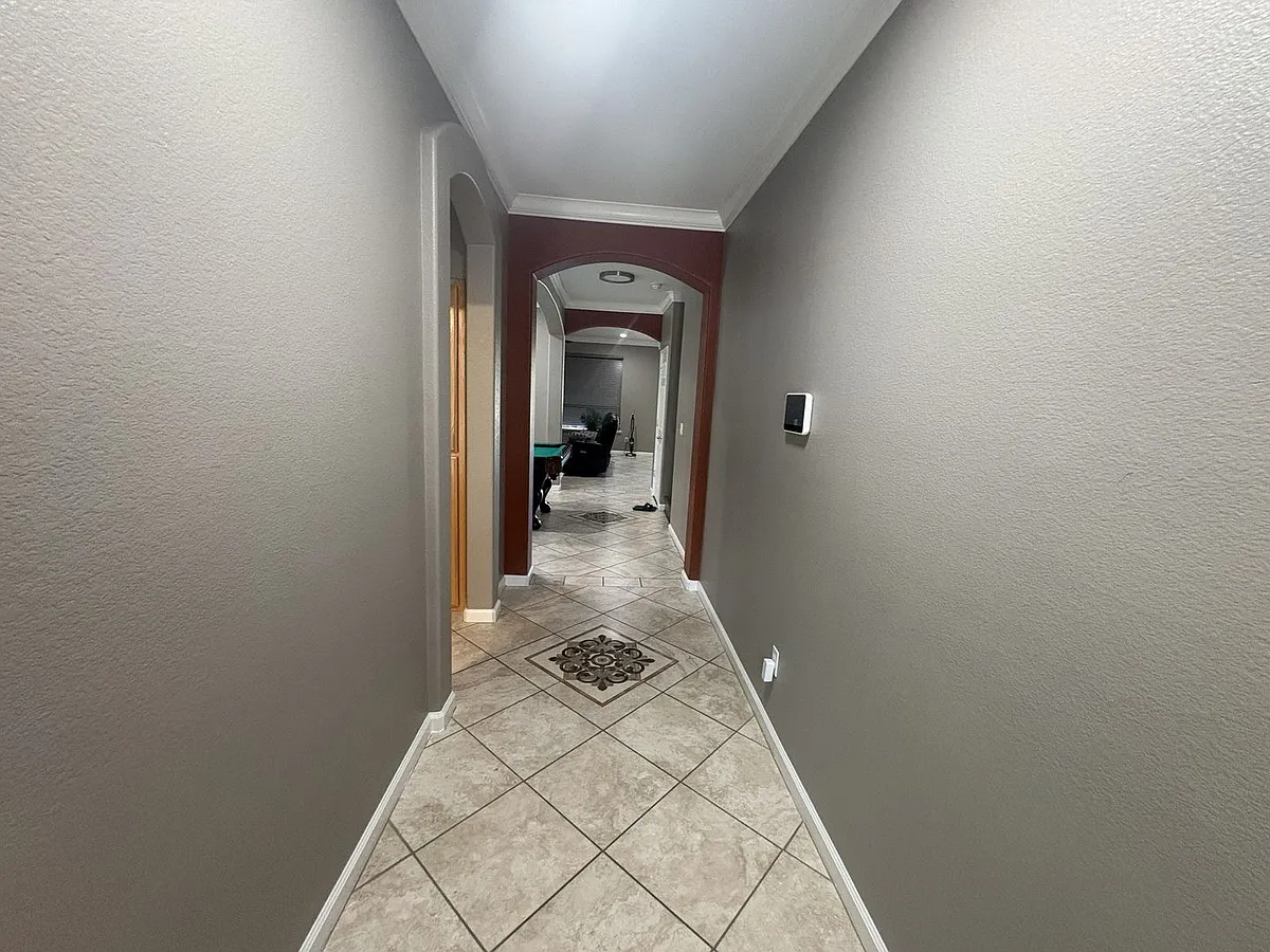Building Photo - 9745 W Taron Dr