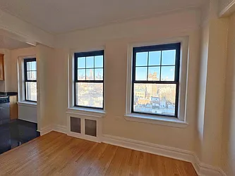 Rented by Manhattan Realty Group