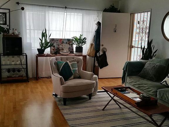 3rd image of 1715 S Barrington Ave