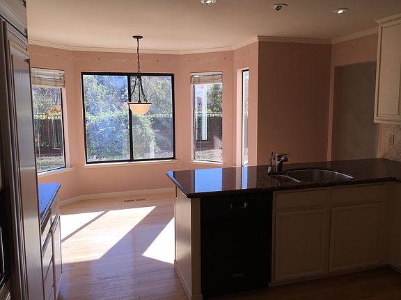 5th image of 608 Birchwood Ct