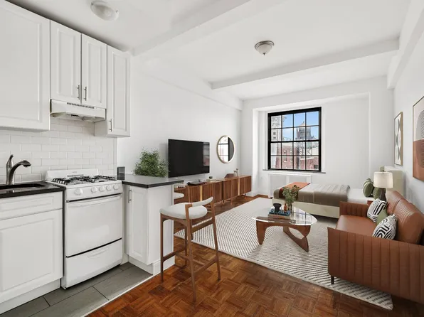 160 West 71st Street image 1 of 15