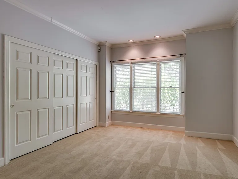 218 Boxmere Pl — Photo 10