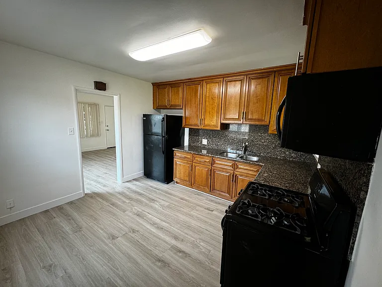 2032 S Shenandoah St #4 — Photo 19