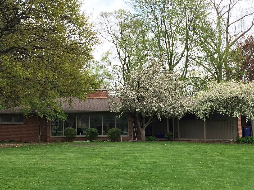 1st image of 962 Collindale Ave NW