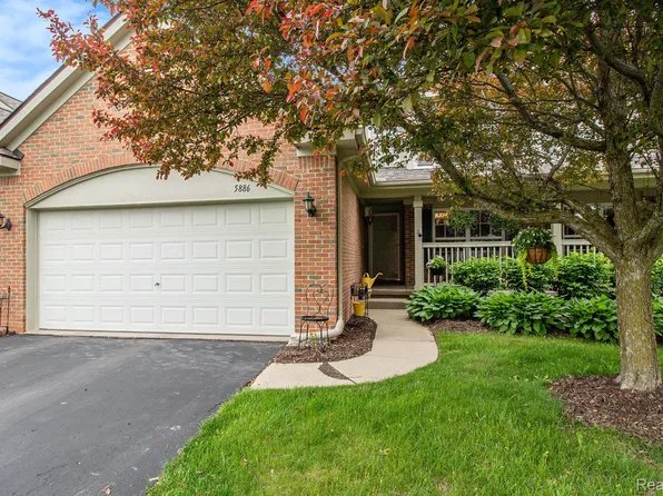 5886 Augusta Ln, Grand Blanc, MI 48439