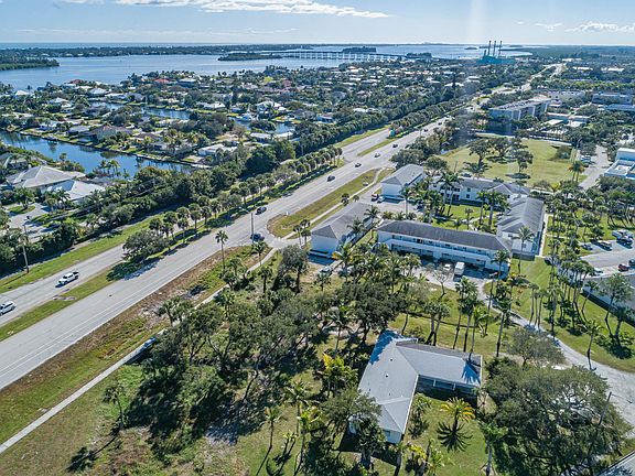 2nd image of 527 Royal Palm Blvd #G6