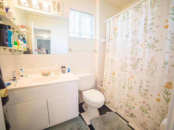 4th image of 4133 Oak St APT 7