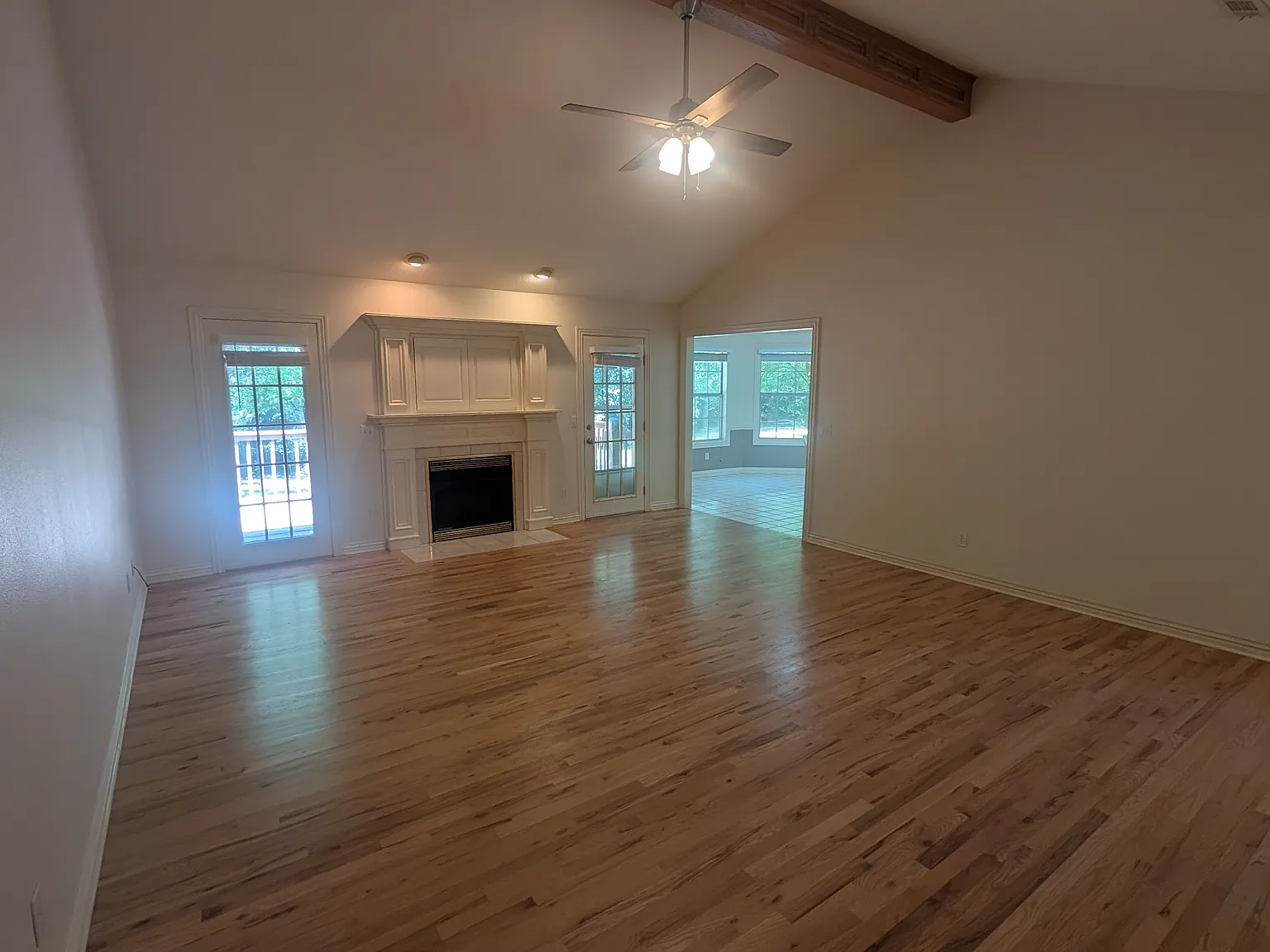 3 bed, 2222 sqft, $2,245 — Photo 2