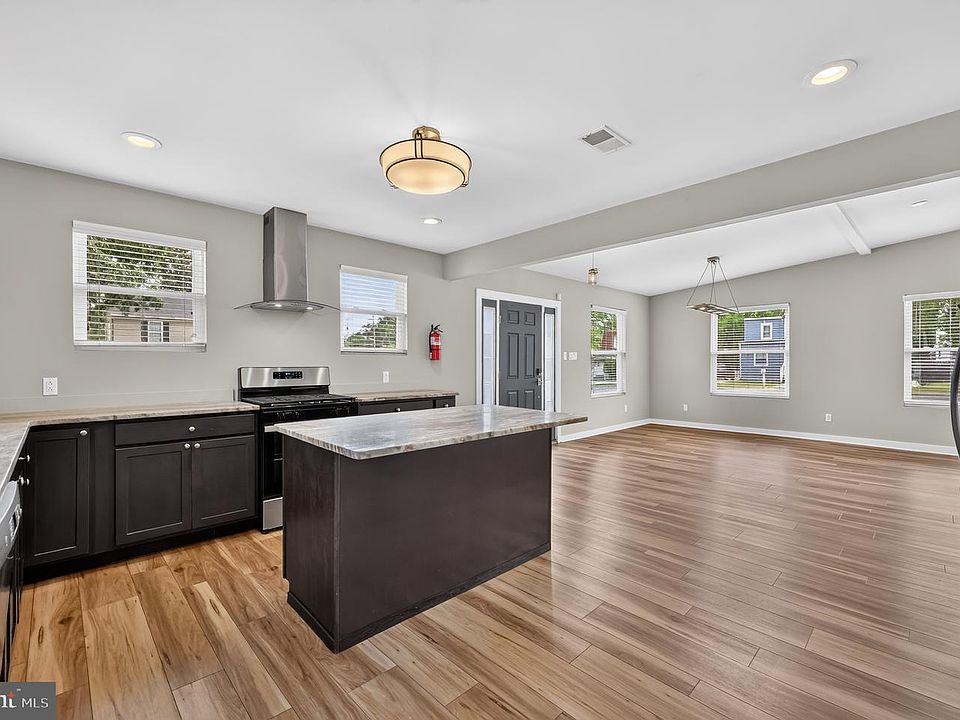 1st image of 128 Fairview Ave