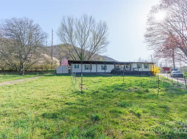 51 Ferguson Ln, Maggie Valley, NC 28751