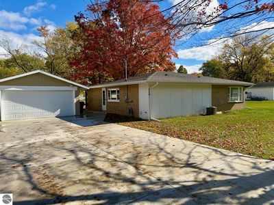 324 N 4th St, Shepherd, MI, 48883