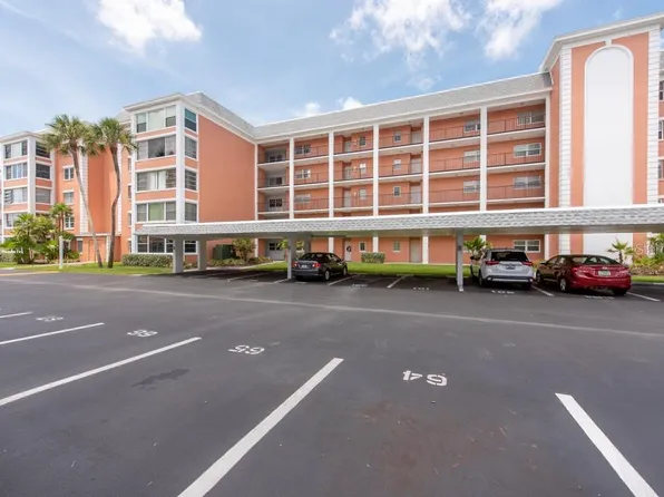 6800 20th Ave N APT 403, Saint Petersburg, FL 33710