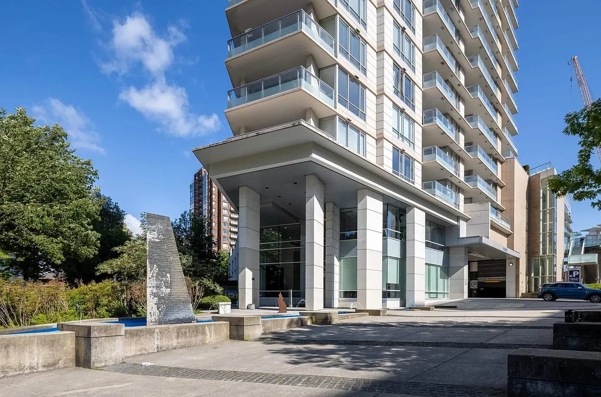 Building Photo - 4808 Hazel St #1705