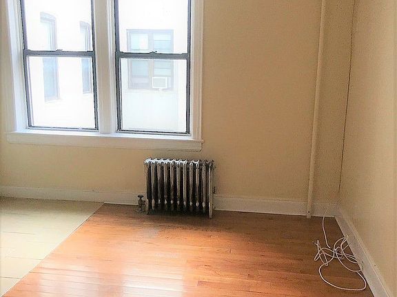 3rd image of 2562 41st St APT 3C