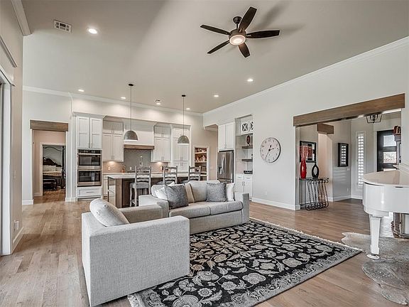 4th image of 3805 Bridge Wood Ln