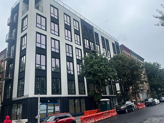 5th image of 193 Graham Ave #4D