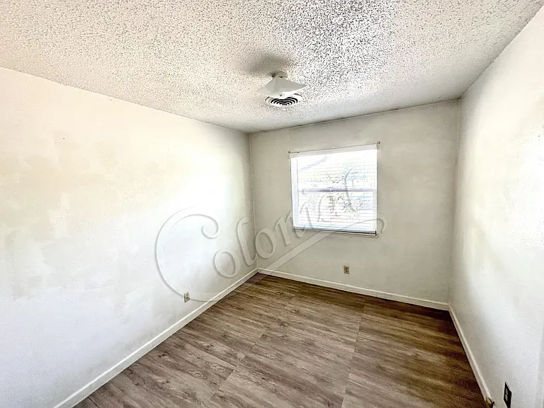 1410 Leader Dr — Photo 11