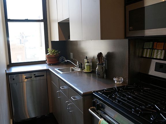 4th image of 157-163 E 72nd St #6H