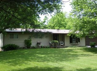 18649 166th Ave, Manchester, IA 52057