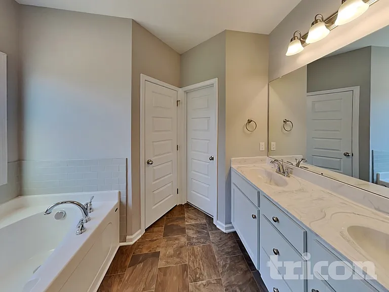1022 Cyril Dr — Photo 8