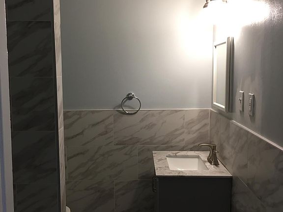 5th image of 401 Shurs Ln #3B