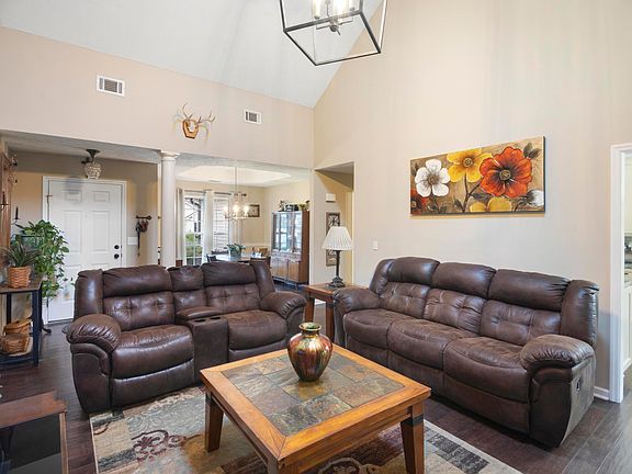 5th image of 106 Rosewood Cir