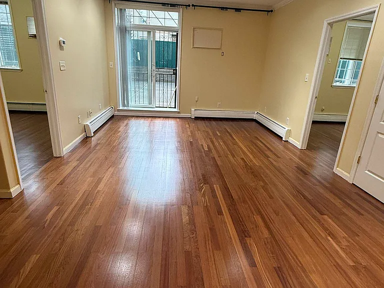 1587 W 4th St #1B — Photo 9