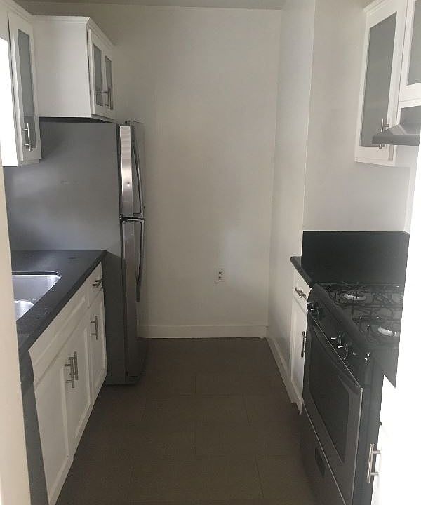 2nd image of 1280 N Laurel Ave APT 10
