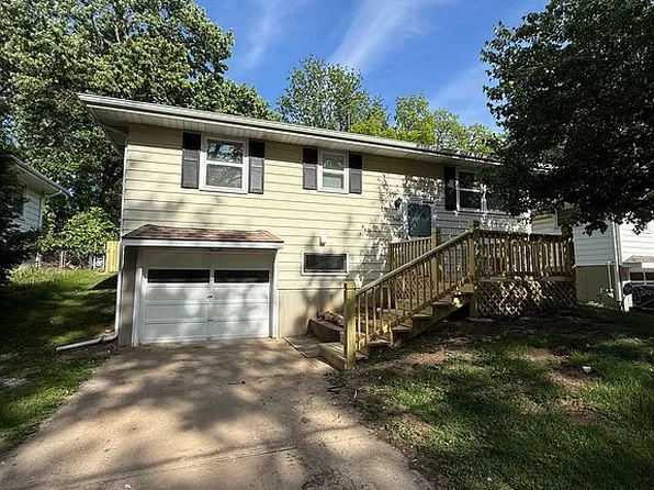 1227 Dickinson Rd, Independence, MO 64050