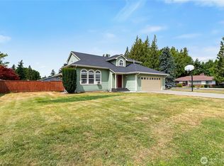 609 E 4th St, Nooksack, WA 98276