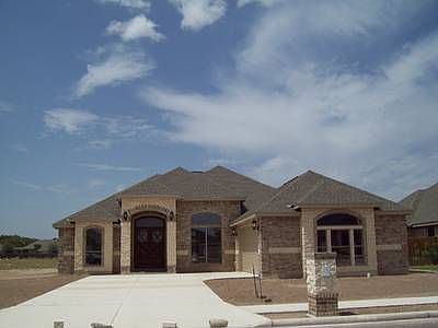 1st image of 2415 Nicole Dr