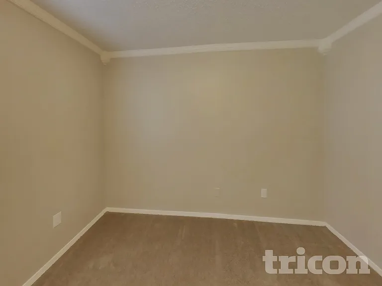 8252 Yolanda Ct — Photo 19