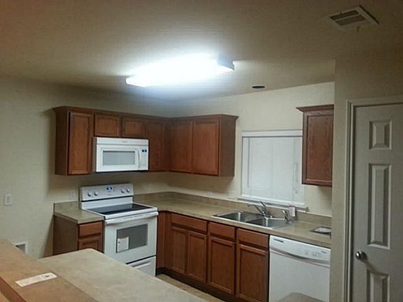 5th image of 8312 San Jose St