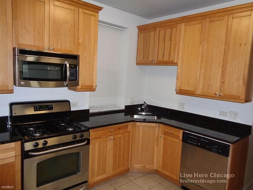 1st image of 1142 W Wellington Ave #2F