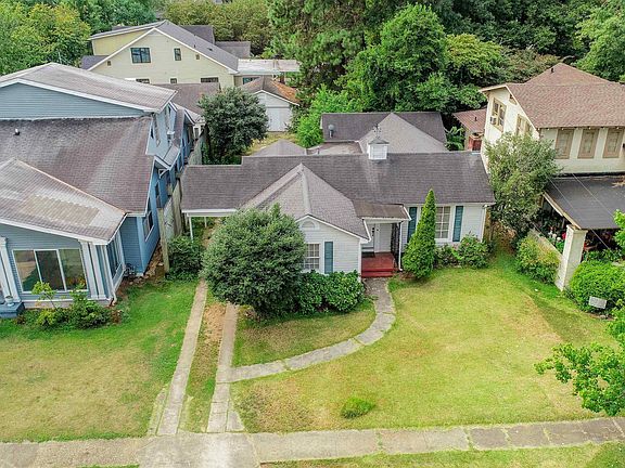 3rd image of 17 Oakwood Ct