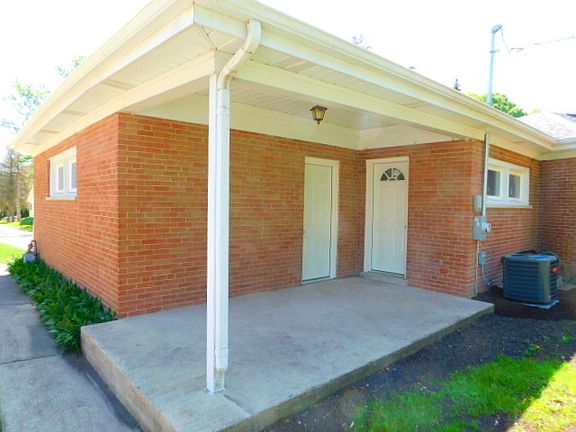5th image of 814 Greenwood Dr